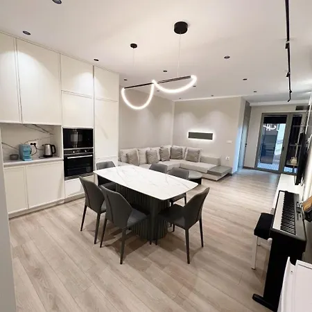Modern New Apt, Prime Location&view Tirana