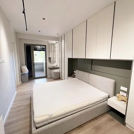 Lejlighed Modern New Apt, Prime Location&view