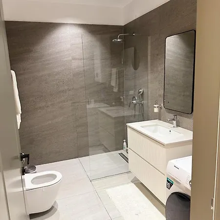 아파트 Modern New Apt, Prime Location&view 티라나